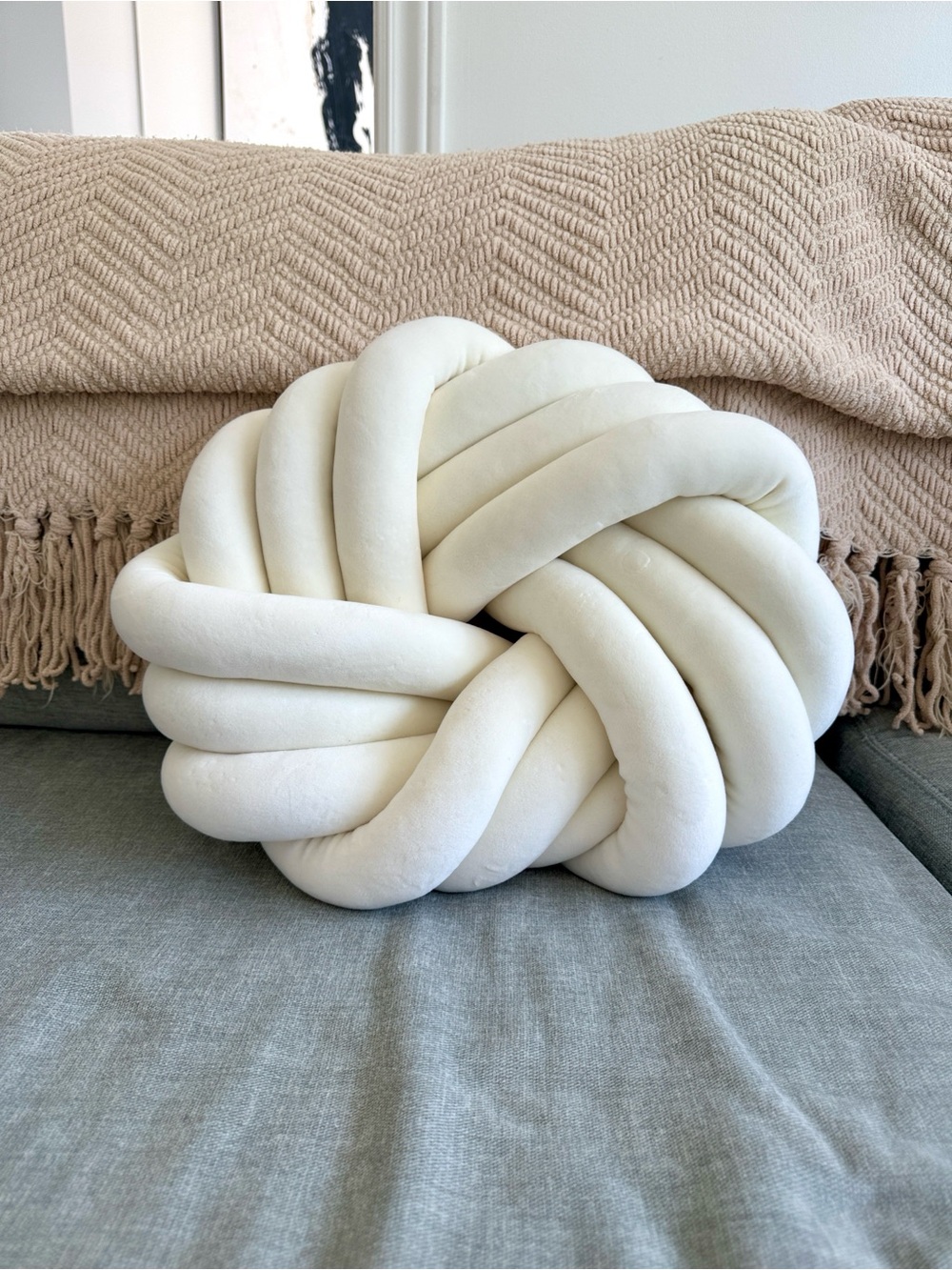 White/Cream Knot Throw Pillow - Plush Decorative Cushion